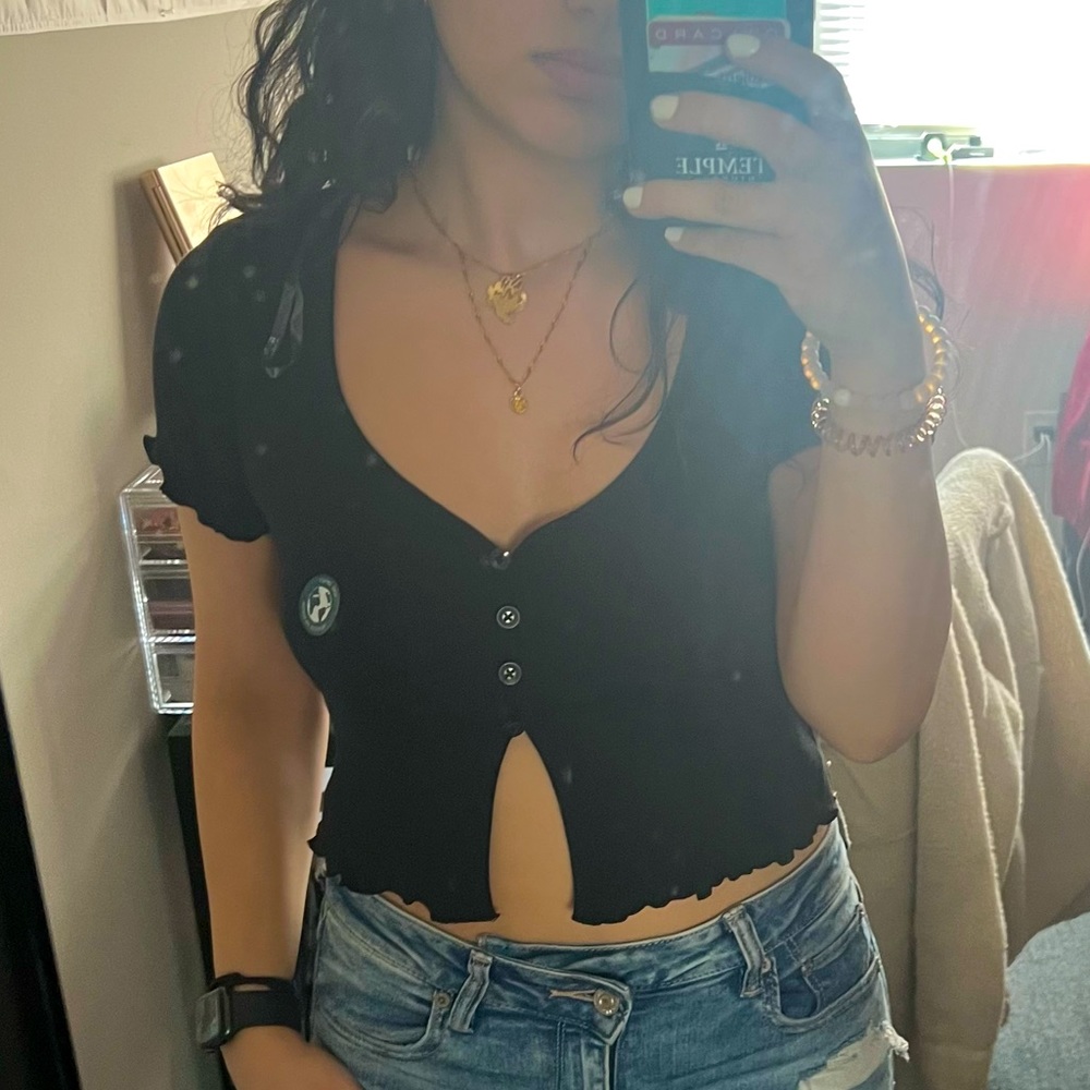 Aero black top 
NEW W/ TAGS